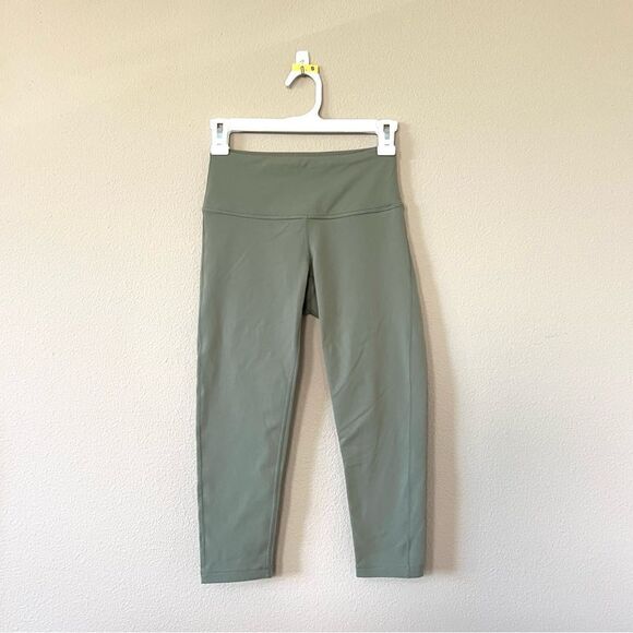 Prana Transform Capri Leggings - Picture 2 of 7